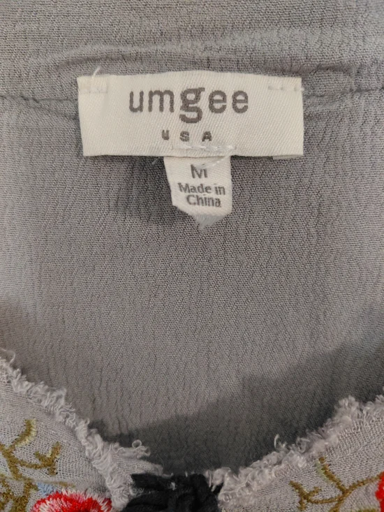 Umgee Boho Embroidered Gray Black Tunic Top Tassel Tie Raw Edge Oversized Medium - Picture 4 of 6